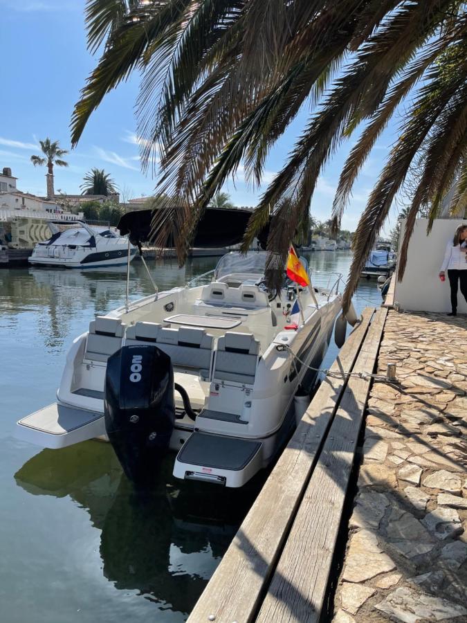 Maison Sur Canaux Marina Avec 4 Suites Dont 1 Balneo Jacuzzi Ferienhaus
